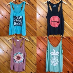Bundle of 4 Women’s Tanks 🌊
